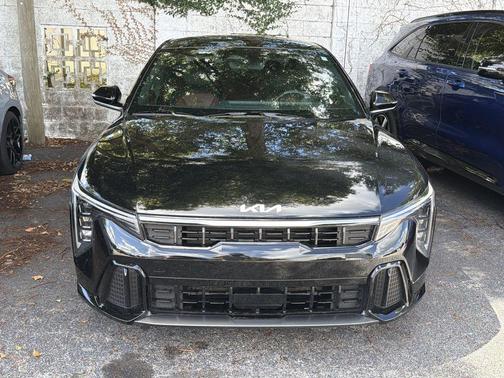 Aurora Black Pearl 2025 Kia K4 GT-Line