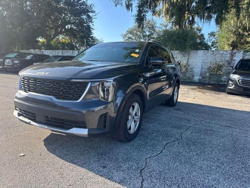 Metal 2025 Kia Sorento LX