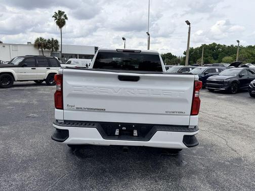 Summit White 2019 Chevrolet Silverado 1500 Custom
