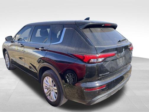 2024 Mitsubishi Outlander ES