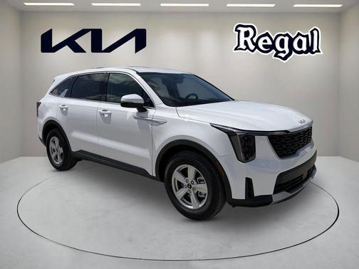 Glacial White Pearl 2026 Kia Sorento LX