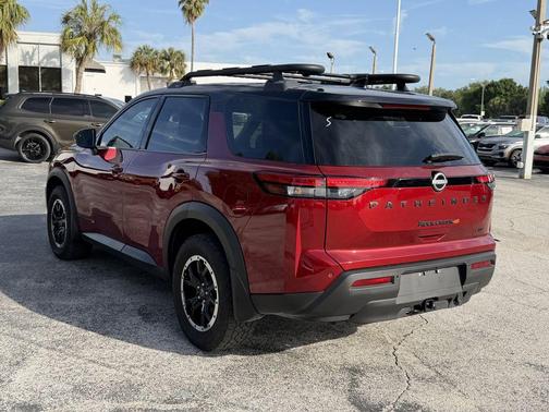 2t Red Blk Roof 2024 Nissan Pathfinder Rock Creek