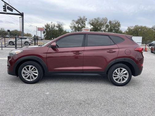 2017 Hyundai TUCSON SE