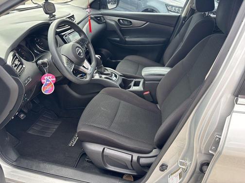 Brilliant Silver Metallic 2020 Nissan Rogue Sport S