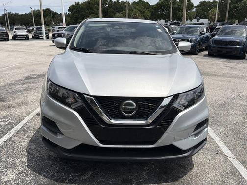 Brilliant Silver Metallic 2020 Nissan Rogue Sport S