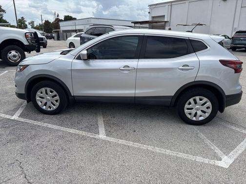 Brilliant Silver Metallic 2020 Nissan Rogue Sport S