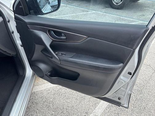 Brilliant Silver Metallic 2020 Nissan Rogue Sport S