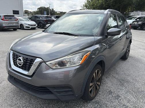 Gun Metallic 2019 Nissan Kicks SV