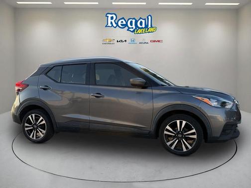 Gun Metallic 2019 Nissan Kicks SV