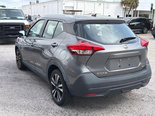 Gun Metallic 2019 Nissan Kicks SV