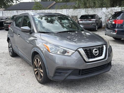 Gun Metallic 2019 Nissan Kicks SV
