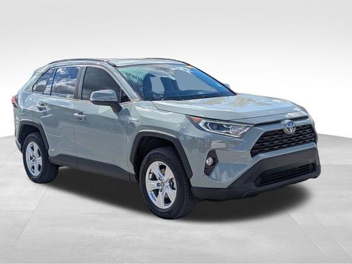 2020 Toyota RAV4 Hybrid XLE