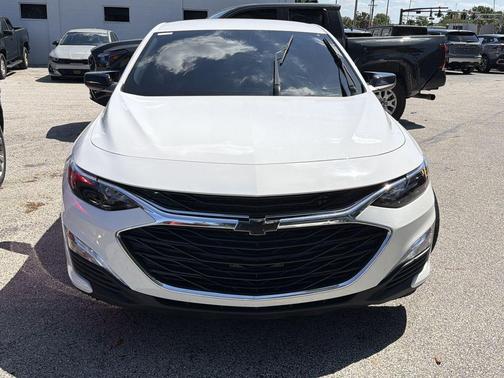 Summit White 2024 Chevrolet Malibu RS