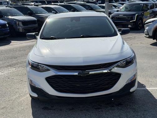 Summit White 2024 Chevrolet Malibu RS