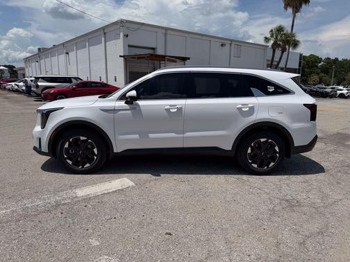Glacial White Pearl 2026 Kia Sorento S