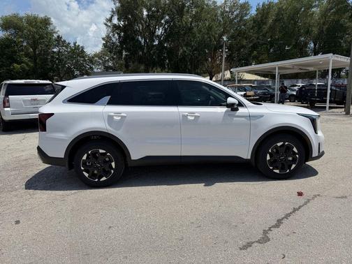 Glacial White Pearl 2026 Kia Sorento S