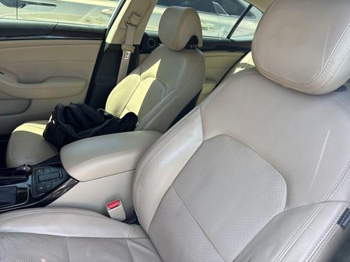 2014 Kia Cadenza Premium