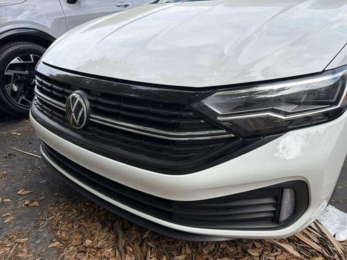 Pure White 2022 Volkswagen Jetta 1.5T Sport