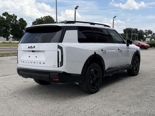 Glacial White Pearl 2027 Kia Telluride SX