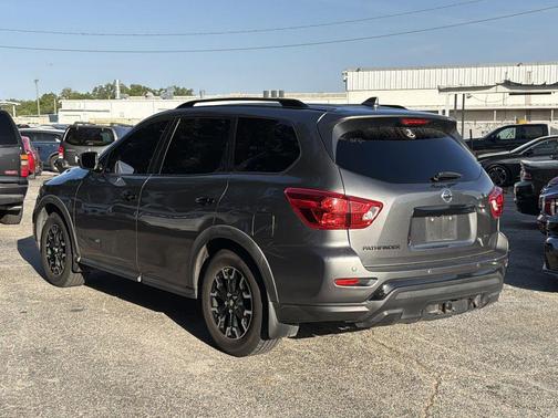 2019 Nissan Pathfinder SV