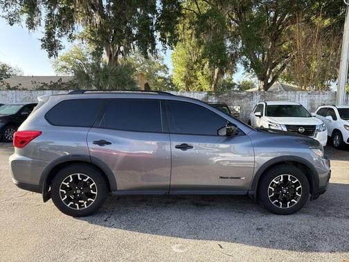 2019 Nissan Pathfinder SV