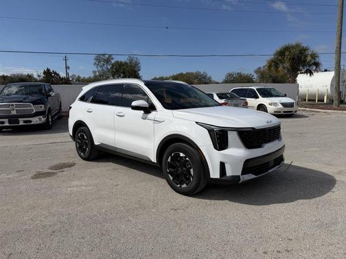 Glacier White 2026 Kia Sorento S