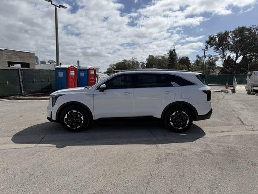 Glacier White 2026 Kia Sorento S