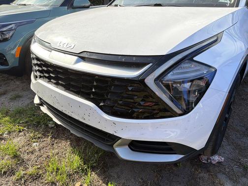Glacial White Pearl 2023 Kia Sportage EX