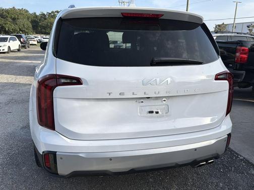 Glacial White Pearl 2024 Kia Telluride S