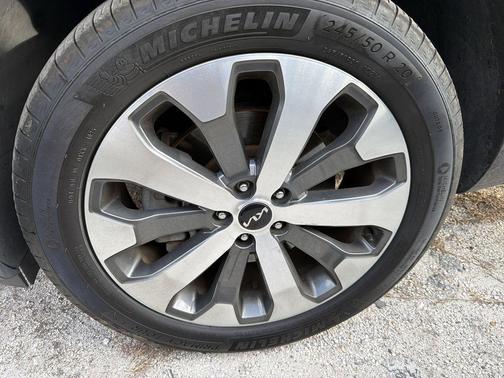 Gravity Gray 2022 Kia Telluride EX