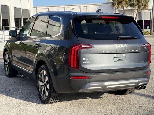 Gravity Gray 2022 Kia Telluride EX