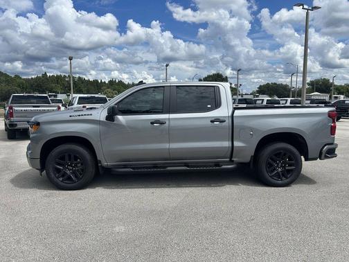 2025 Chevrolet Silverado 1500 Custom