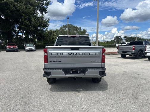 2025 Chevrolet Silverado 1500 Custom