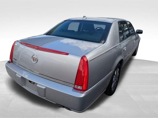 2011 Cadillac DTS Premium