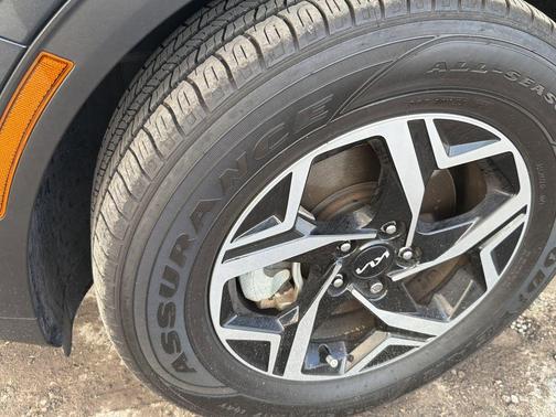 Gravity Gray 2023 Kia Sportage LX