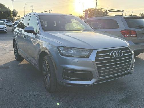 Florett Silver Metallic 2017 Audi Q7 3.0T Prestige