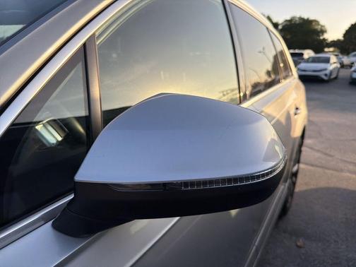Florett Silver Metallic 2017 Audi Q7 3.0T Prestige