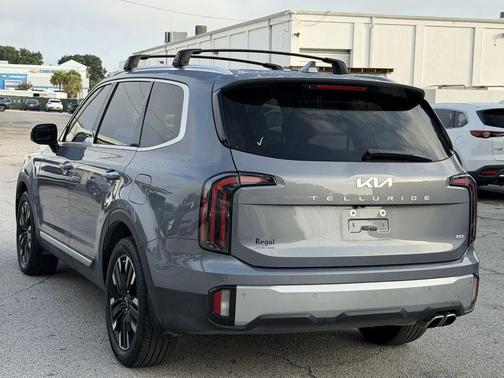 Everlasting Silver 2023 Kia Telluride SX-Prestige
