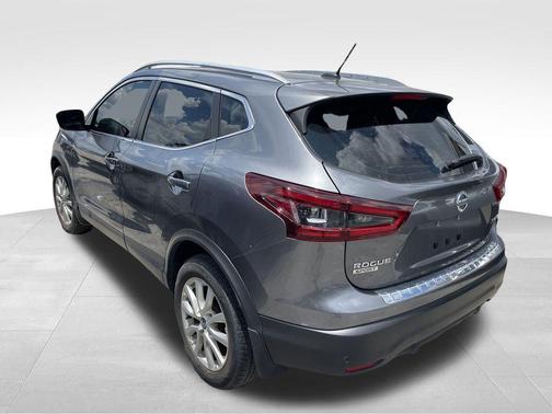 2022 Nissan Rogue Sport SV