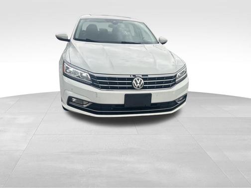 2017 Volkswagen Passat 1.8T SEL Premium