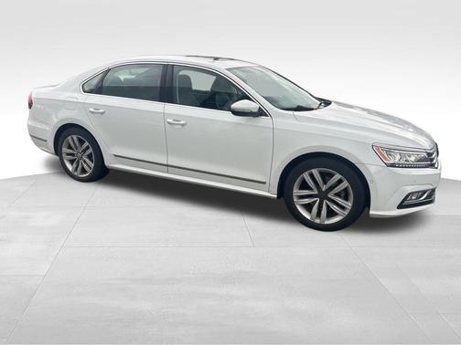2017 Volkswagen Passat 1.8T SEL Premium