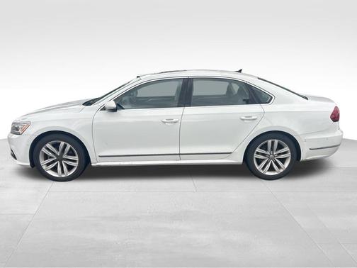 2017 Volkswagen Passat 1.8T SEL Premium