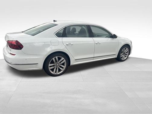 2017 Volkswagen Passat 1.8T SEL Premium