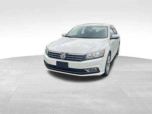2017 Volkswagen Passat 1.8T SEL Premium