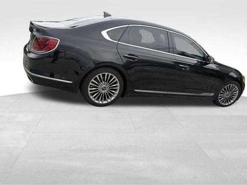 2020 Kia K900 Luxury