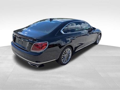 2020 Kia K900 Luxury
