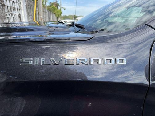 Dark Ash Metallic 2022 Chevrolet Silverado 1500 Custom