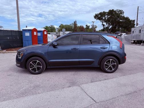 Mineral Blue 2026 Kia Niro EX