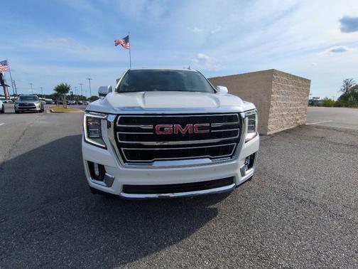 White Frost Tricoat 2021 GMC Yukon XL SLT