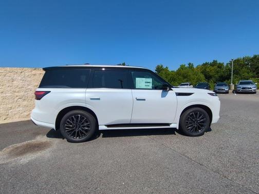 Radiant White/Black Obsidian 2027 INFINITI QX80 AUTOGRAPH